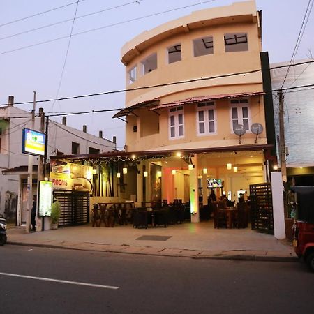 Coconut Primitive Hotel Negombo Exterior foto