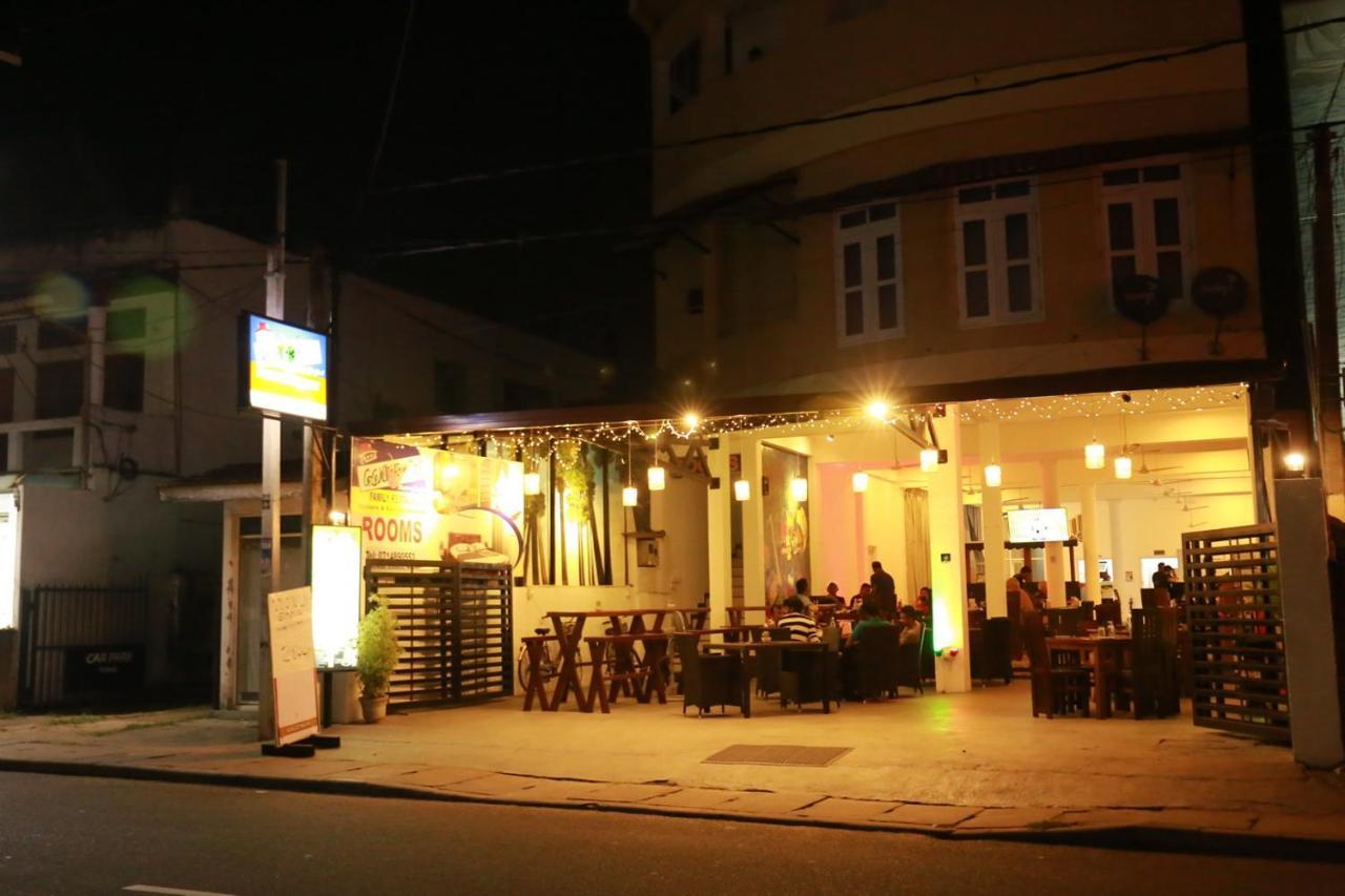 Coconut Primitive Hotel Negombo Exterior foto
